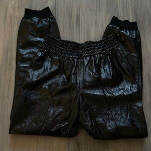 Alice + Olivia Women’s Shiny Black Joggers